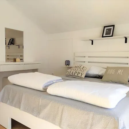 Helena Apartment *
