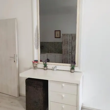 Helena Apartment *