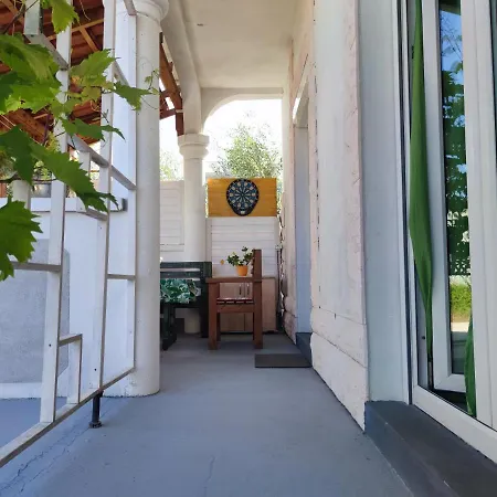 Helena Apartment